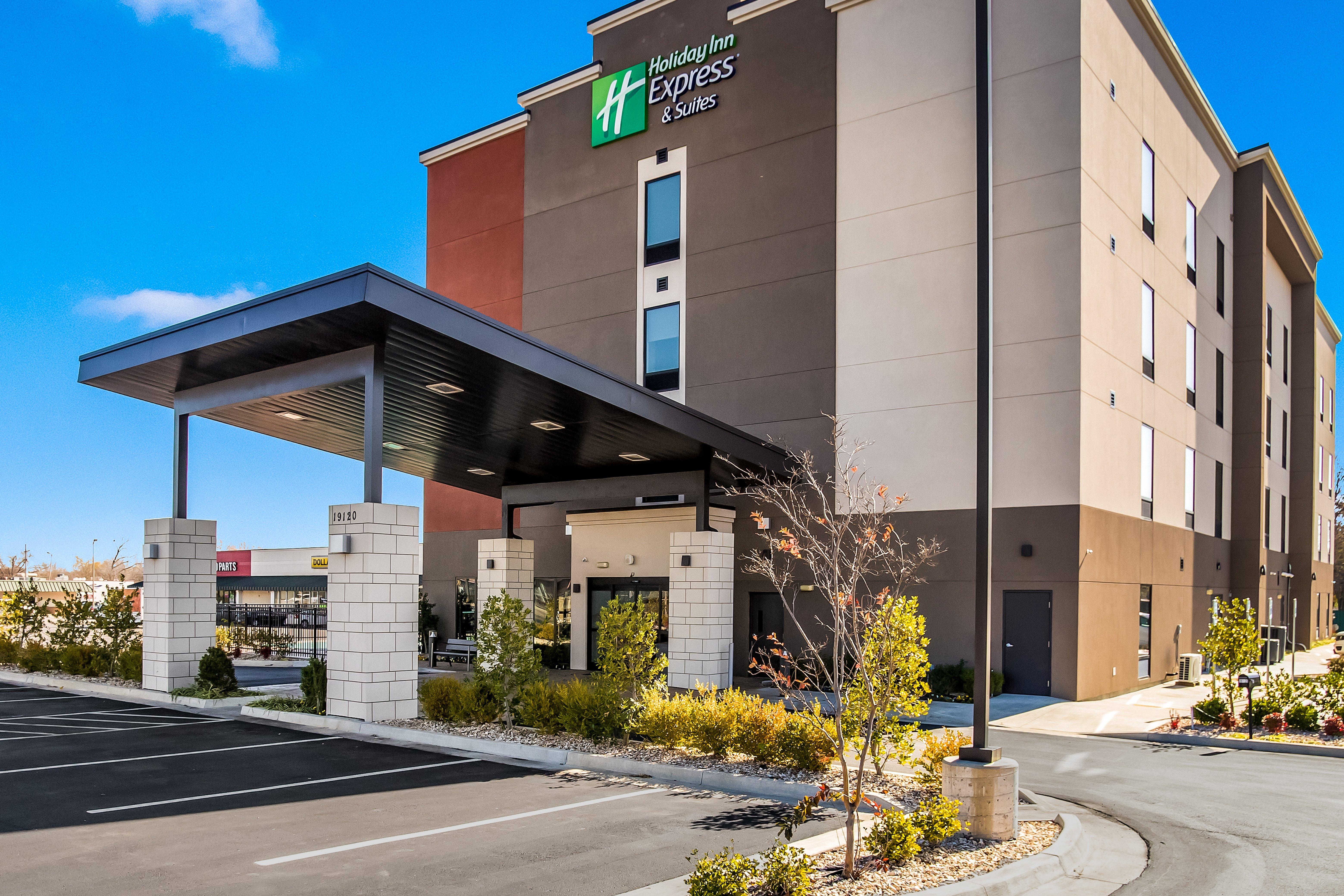 Holiday Inn Express & Suites Tulsa East - Catoosa By Ihg Exterior photo